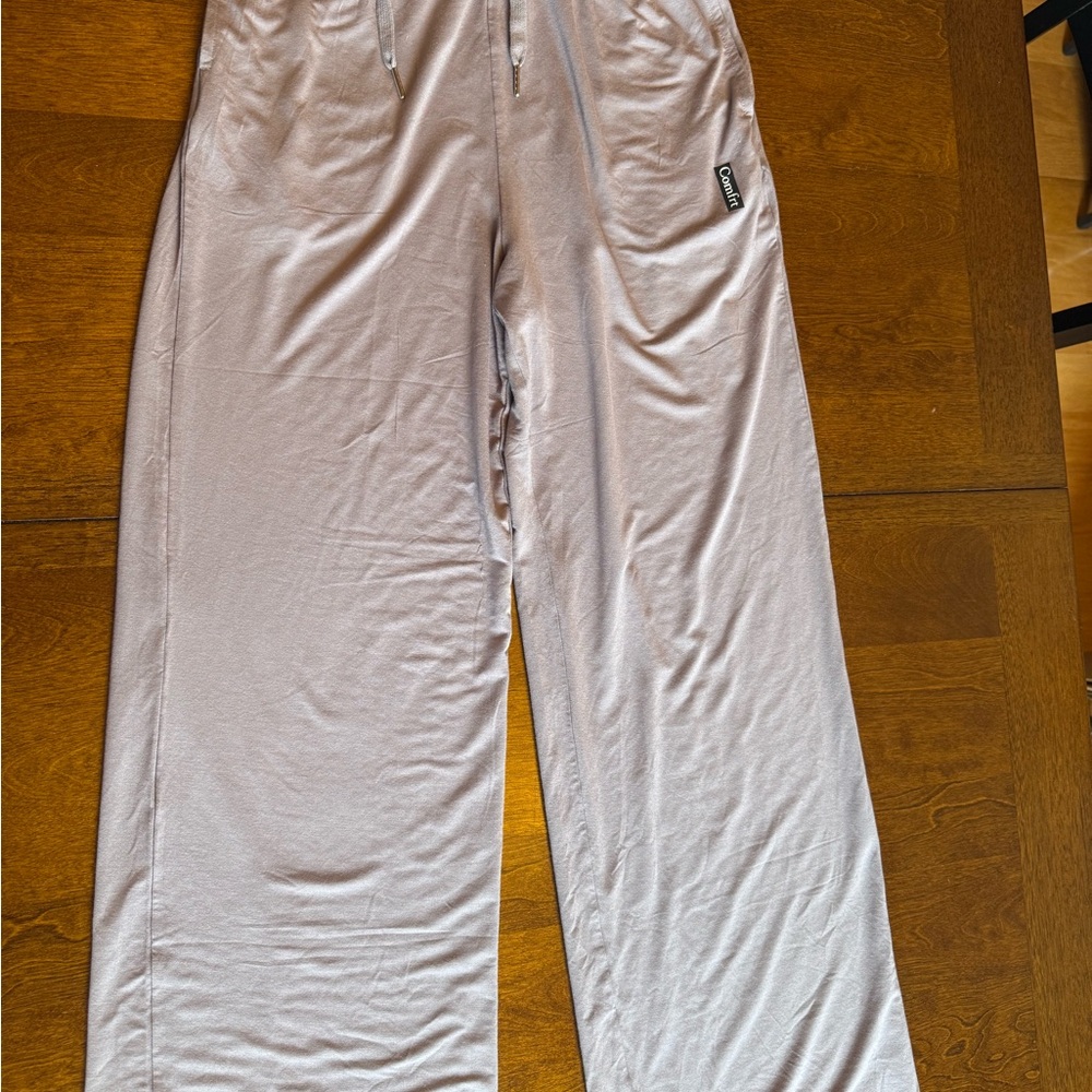 Women's Wide Leg Sweatpants in Lilac
